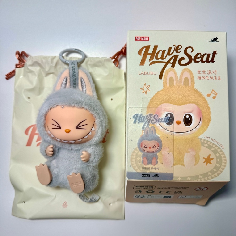 AUTHENTIC “Hehe” Have A Seat Labubu V2 The Monsters Vinyl Plush Pendant Doll
